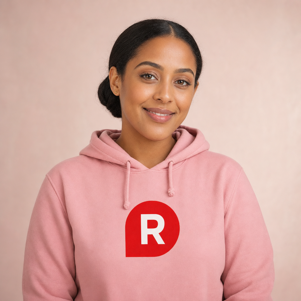 Kollega i Reducero-hoodie