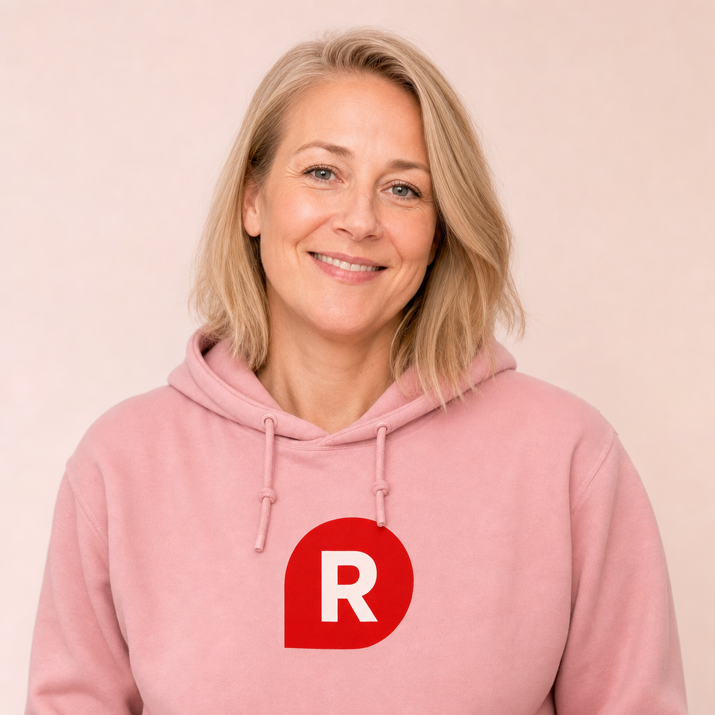 Kollega i Reducero-hoodie